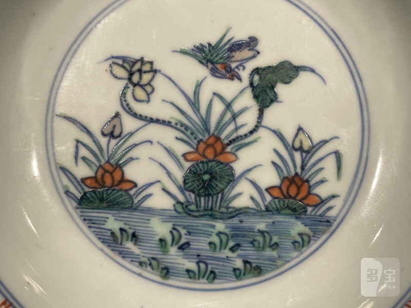 清雍正 斗彩荷塘鸳鸯图盘 - 图3